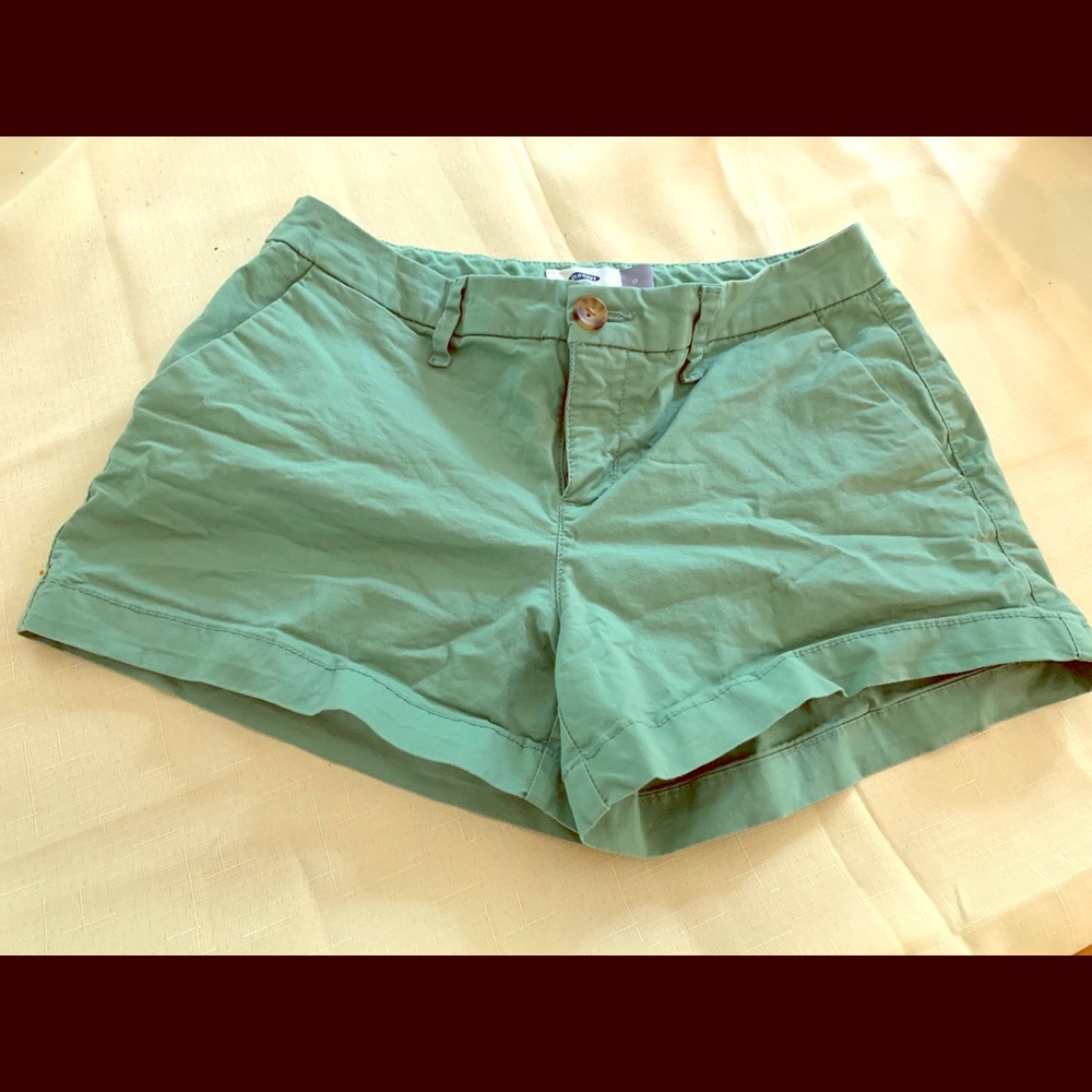 Size 0 Old Navy Chino shorts sage green